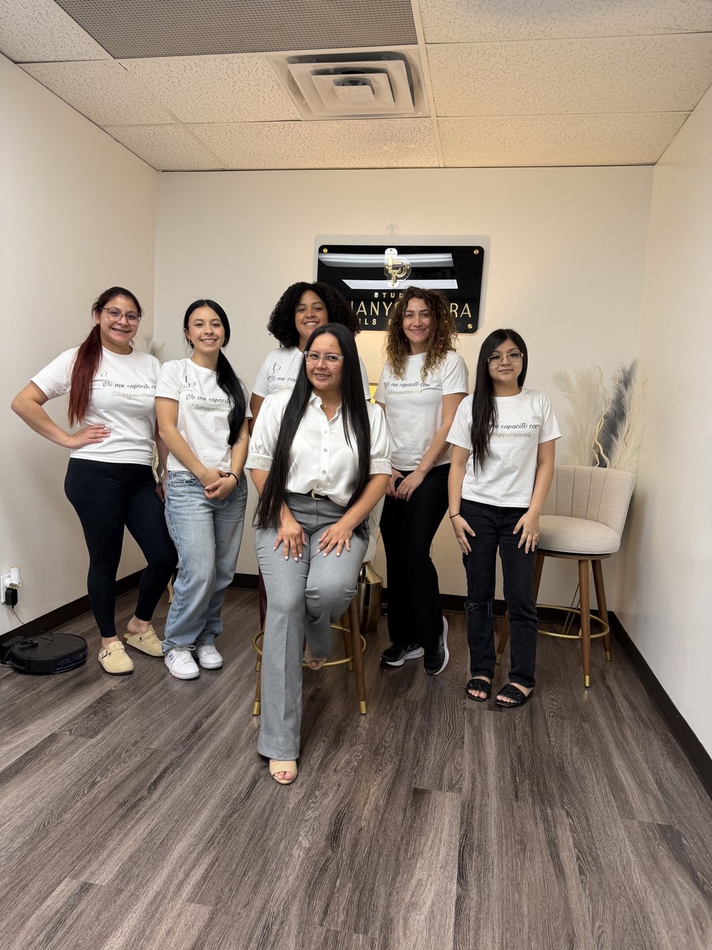 Lilianys Parra con su grupo de alumnas
